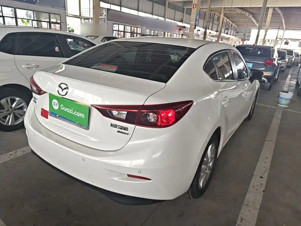 Mazda 3 Axela 2016