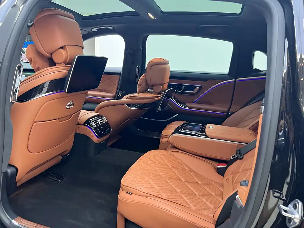 Mercedes-Benz Maybach S-Class 2022 — фото 18