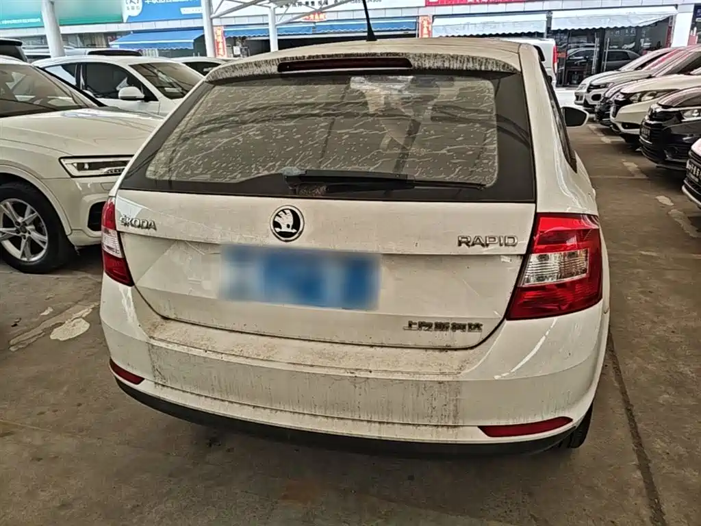 Skoda Rapid Spaceback 2017 — фото 6