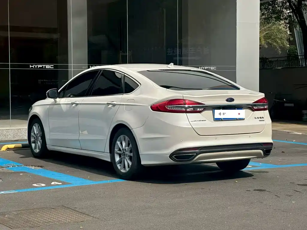 Ford Mondeo 2017 — фото 9