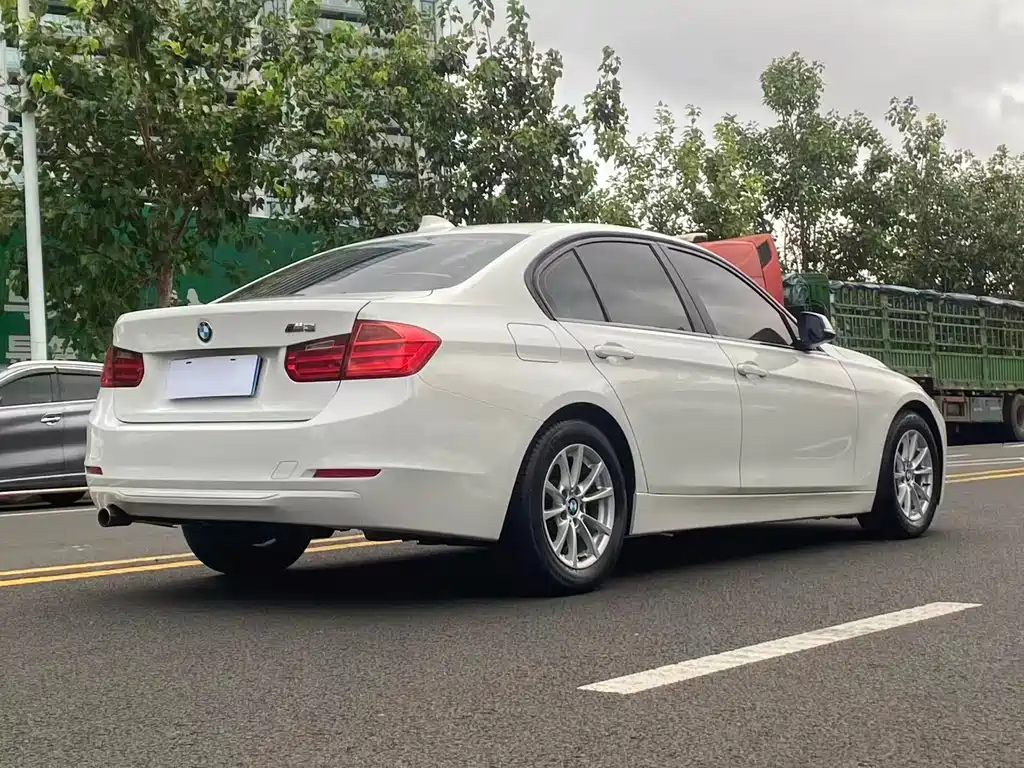 BMW 3 Series 2015 — фото 9