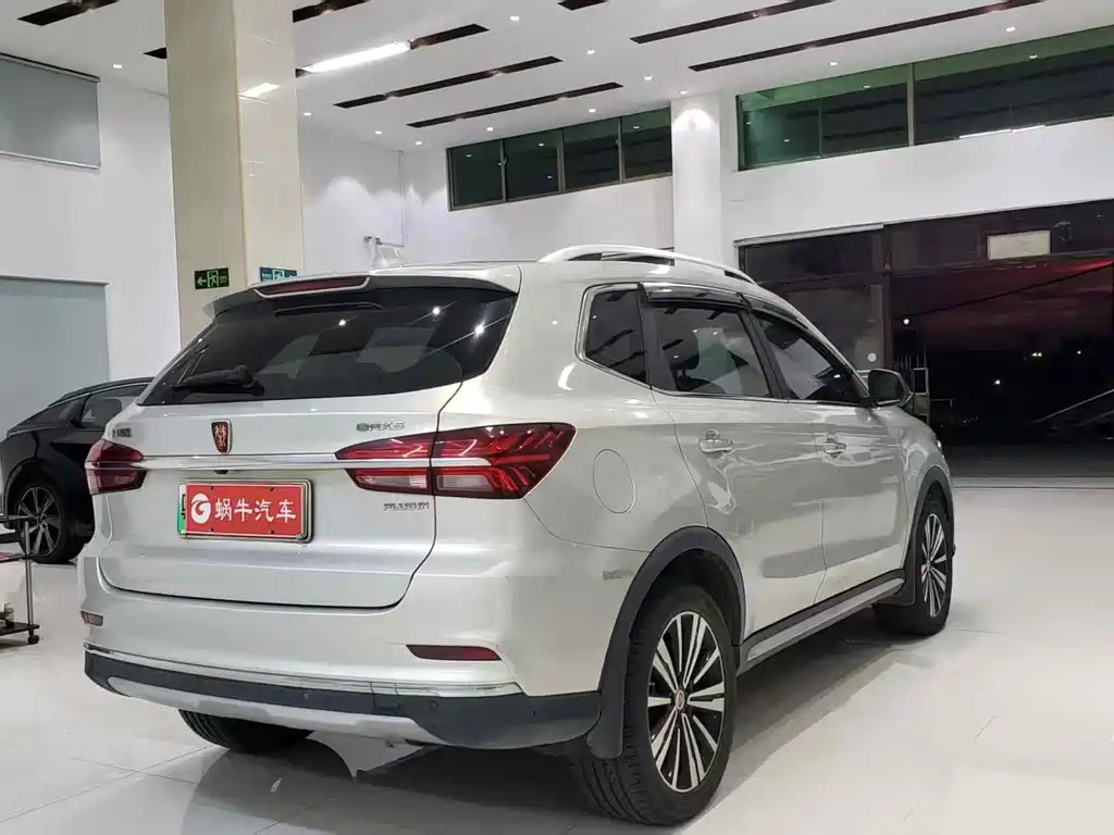 Roewe RX5 New Energy 2020 — фото 9
