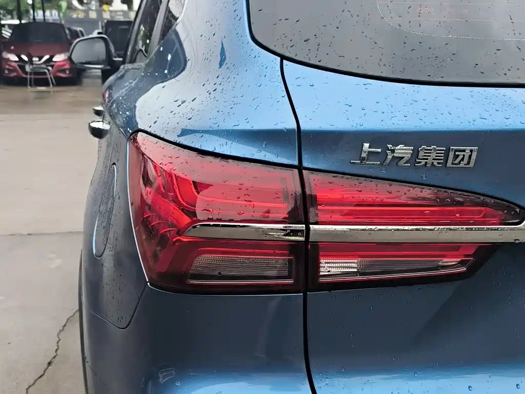 Roewe RX5 New Energy 2017 — фото 5