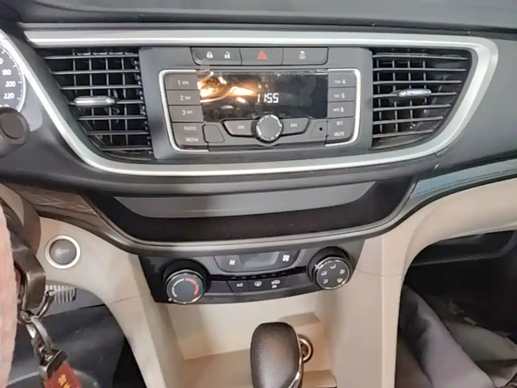 Buick Excelle 2016 — фото 13