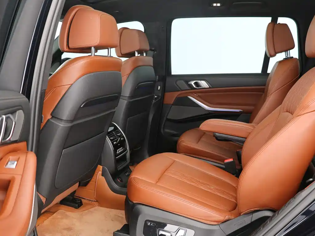 BMW X7 2021 — фото 9