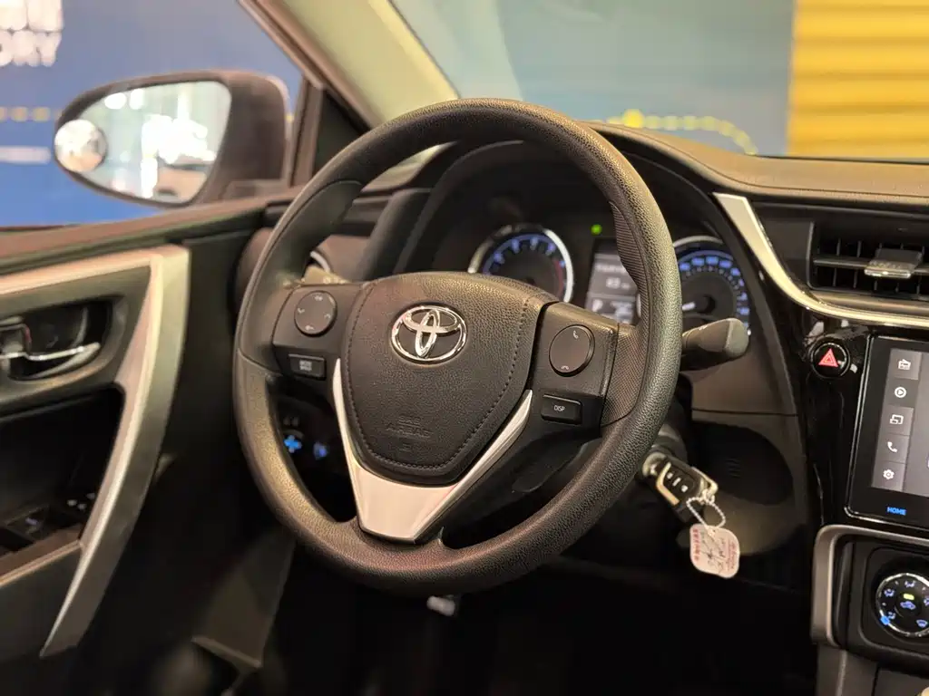Toyota Corolla 2017 — фото 14