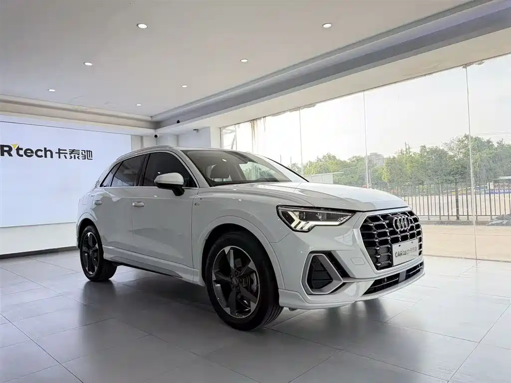 Audi Q3 2019 — фото 2