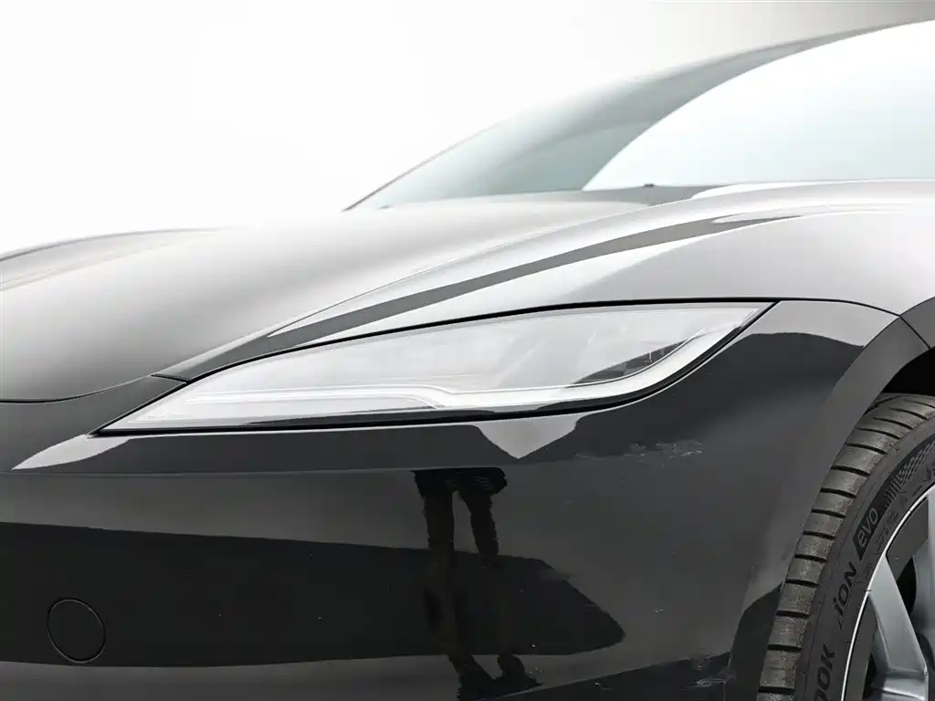 Tesla Model 3 2024 — фото 18