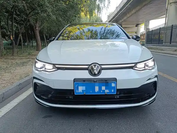 Volkswagen Golf 2024
