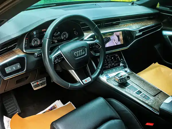 Audi A6L 2021