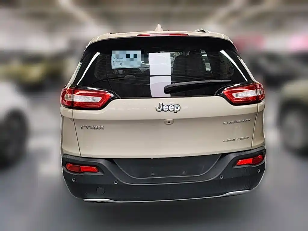 Jeep Cherokee 2018 — фото 10