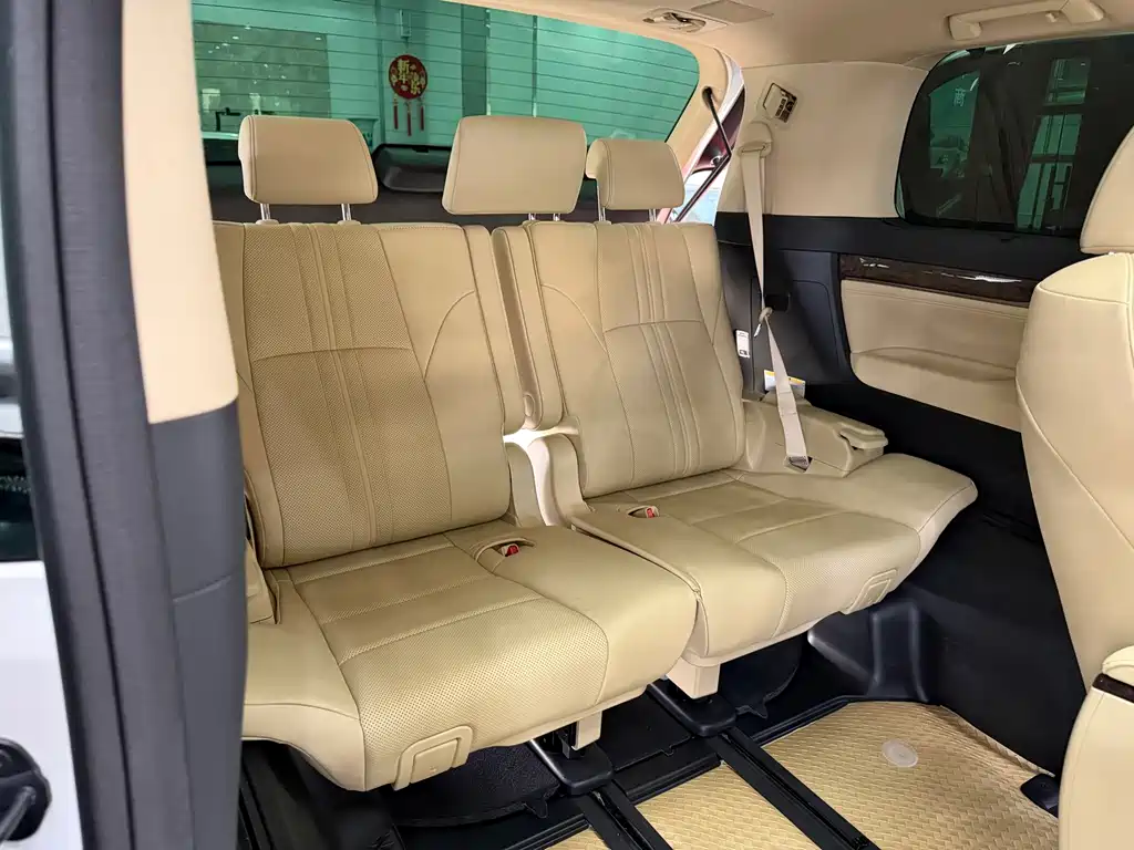 Toyota Alphard 2022 — фото 11