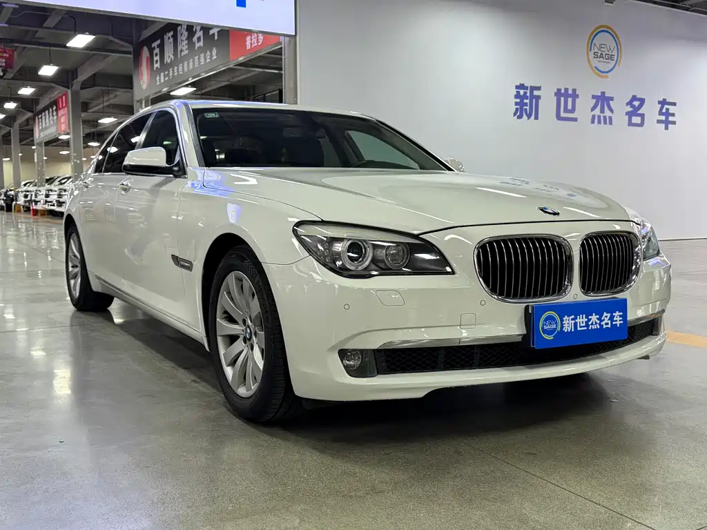 BMW 7 Series 2012 — фото 2