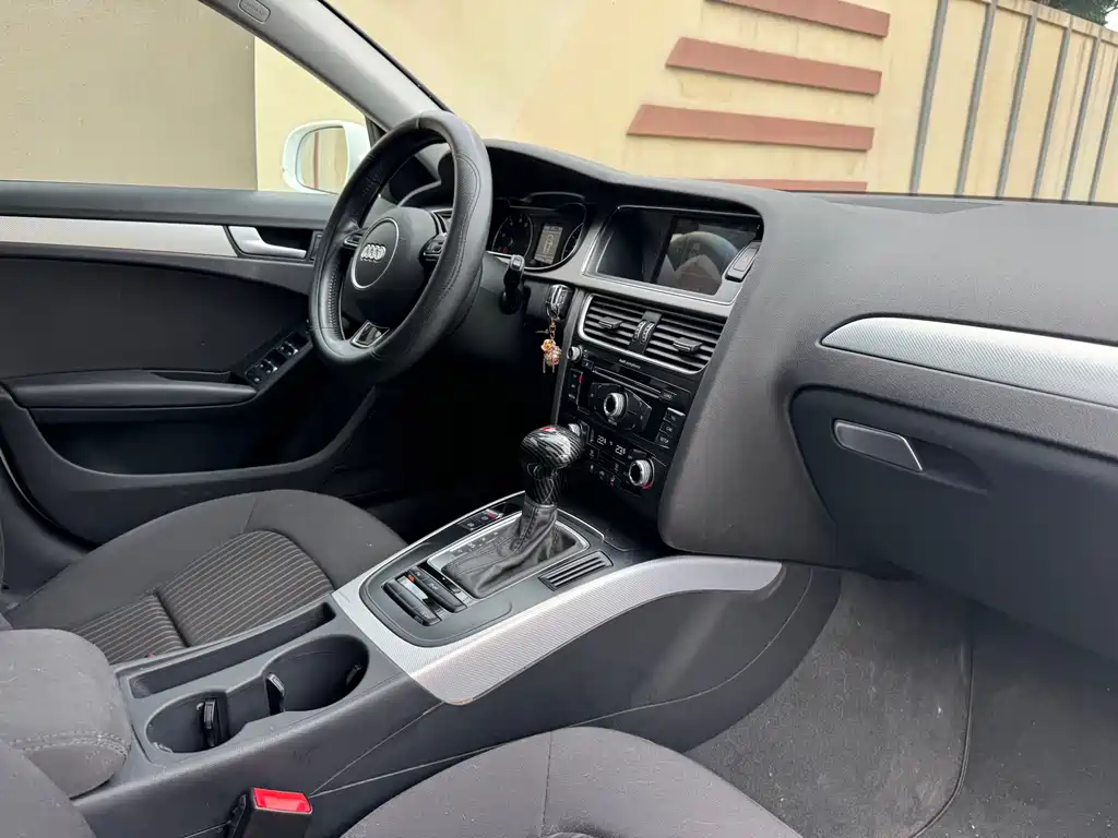 Audi A4L 2015 — фото 20