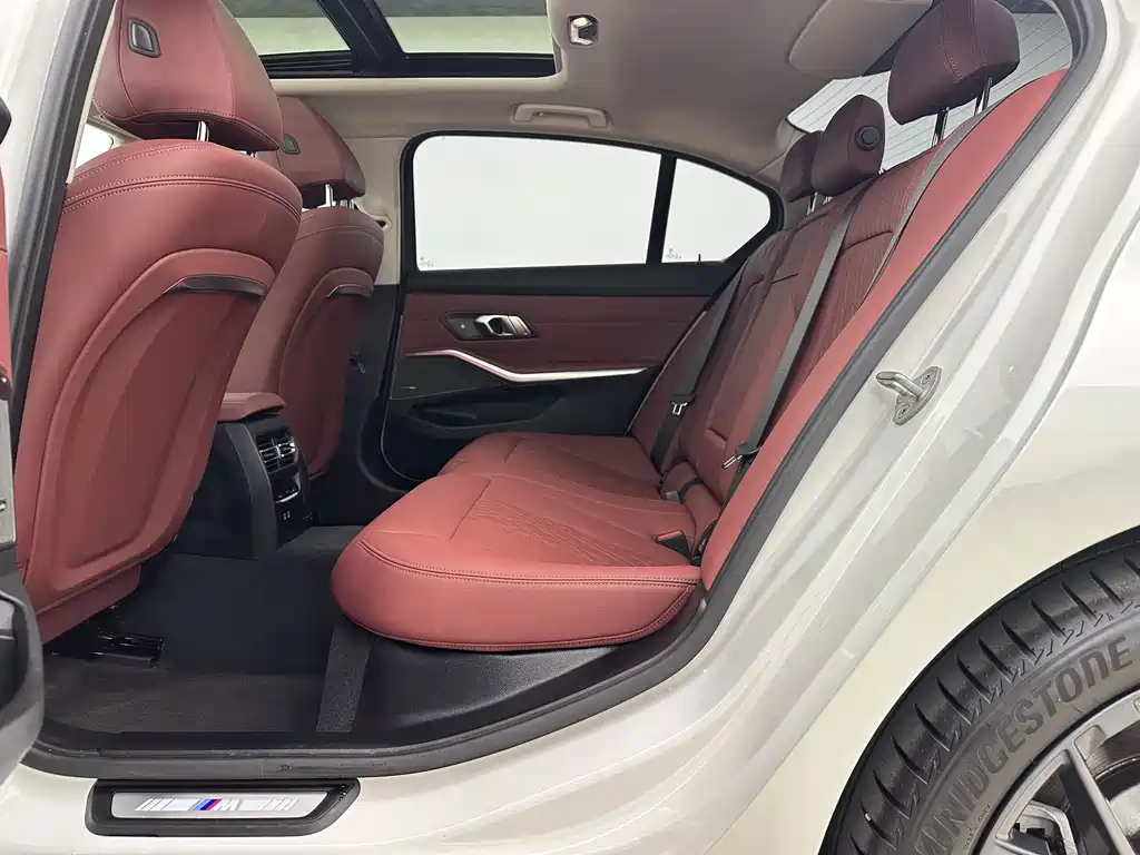 BMW 3 Series 2025 — фото 15