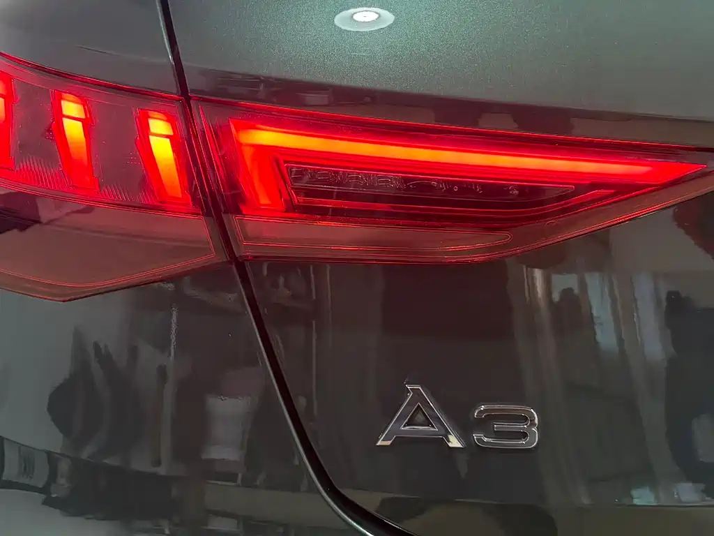 Audi A3 2023 — фото 23
