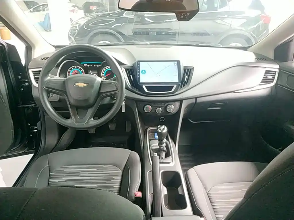 Chevrolet Cavalier 2018 — фото 10