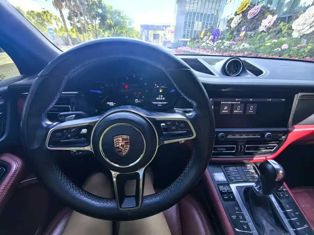 Porsche Macan 2019 — фото 10
