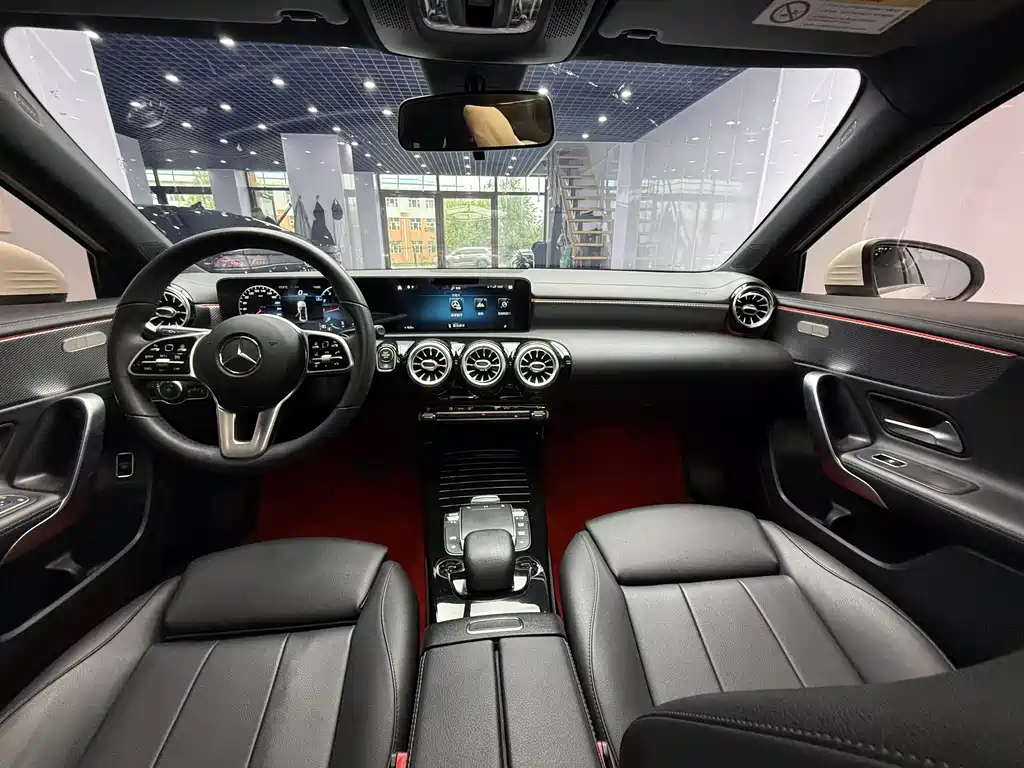 Mercedes-Benz A-Class 2022 — фото 15