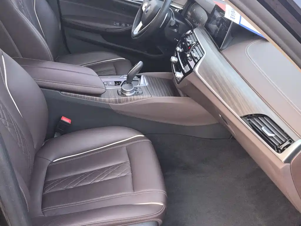 BMW 5 Series 2020 — фото 11