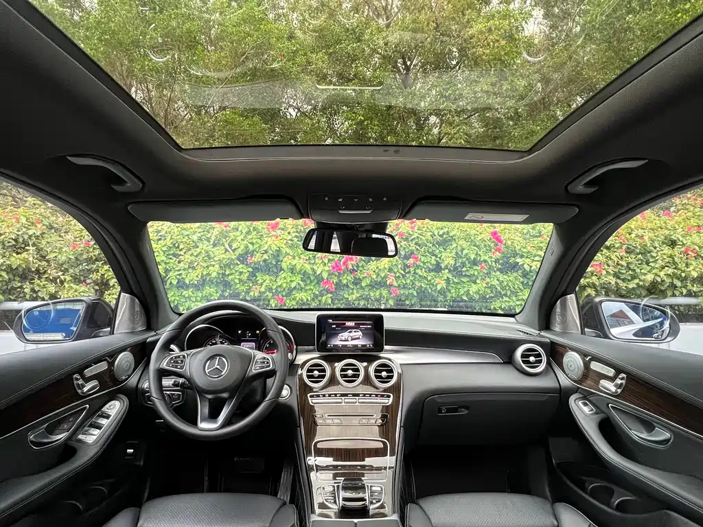 Mercedes-Benz GLC 2017 — фото 11