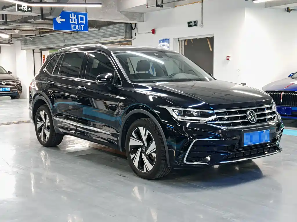 Volkswagen Tiguan L 2023 — фото 3