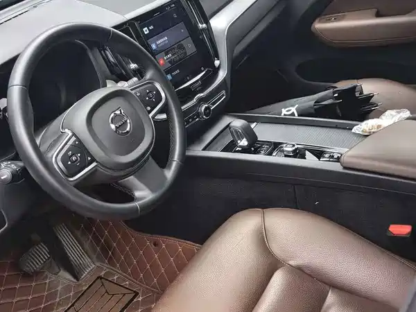 Volvo XC60 2023