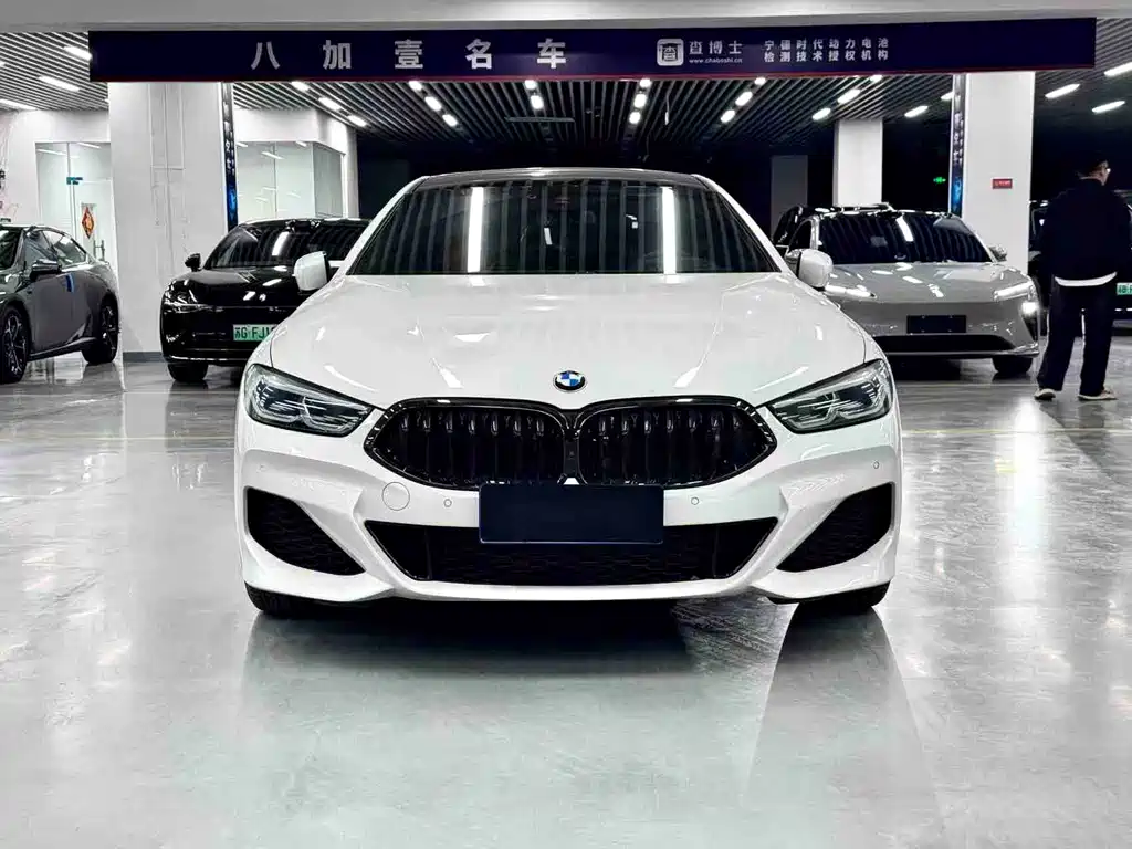 BMW 8 Series 2021 — фото 2