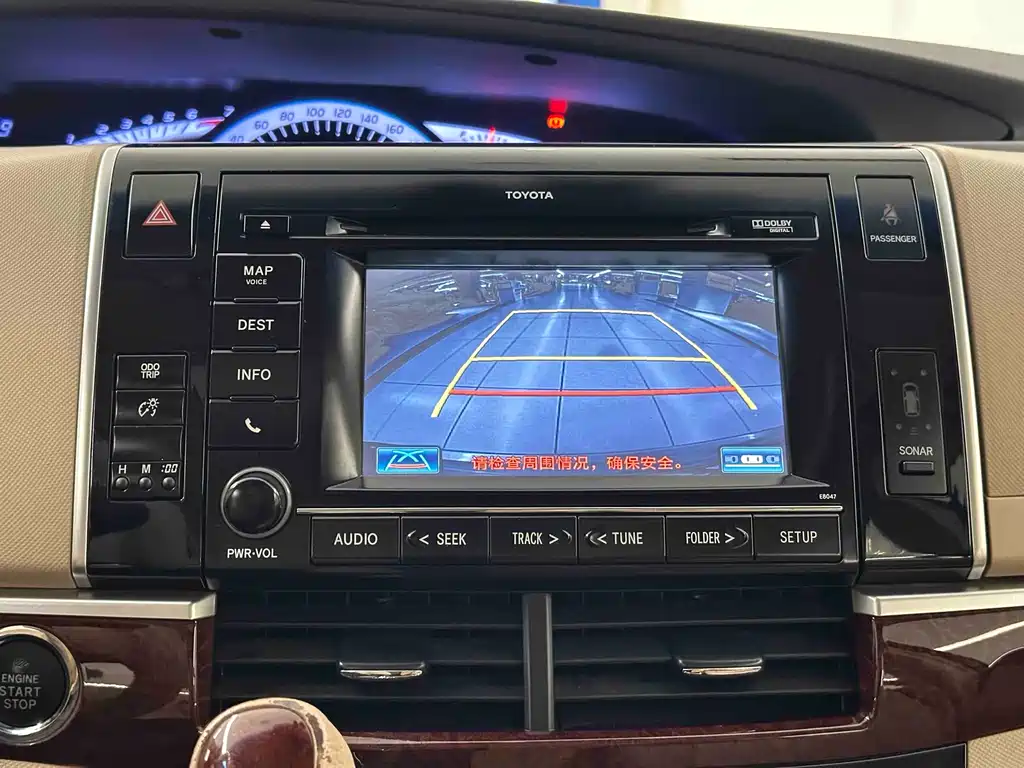 Toyota Previa 2015 — фото 21