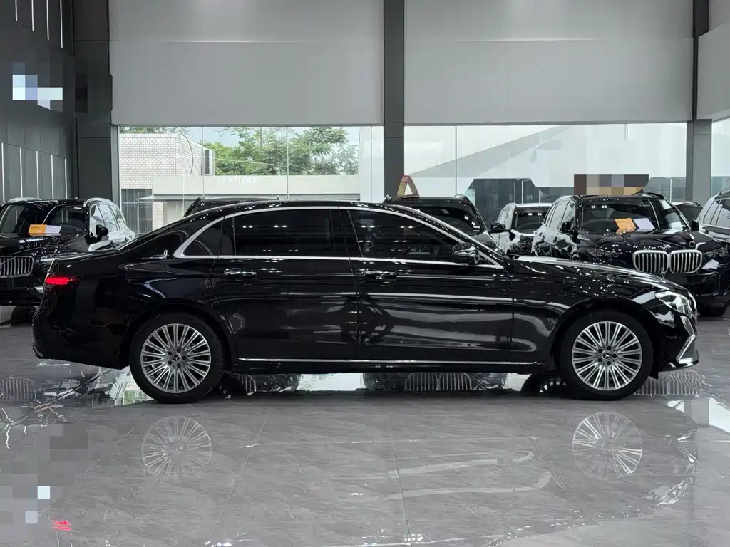 Mercedes-Benz E-Class 2022 — фото 10