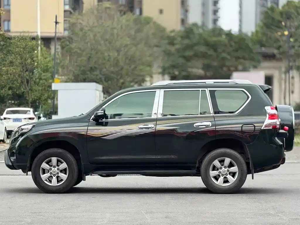 Toyota Prado 2015 — фото 5