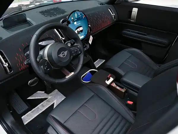 MINI JCW COUNTRYMAN 2025