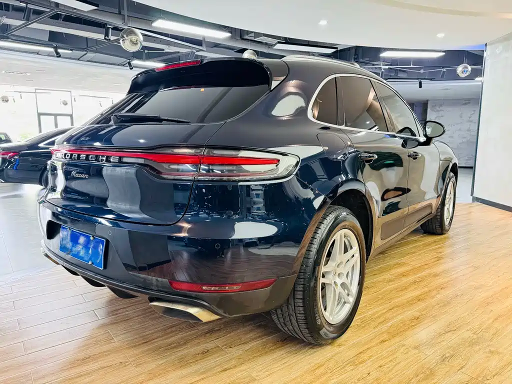 Porsche Macan 2021