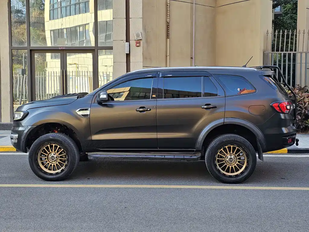 Ford Everest 2018 — фото 13