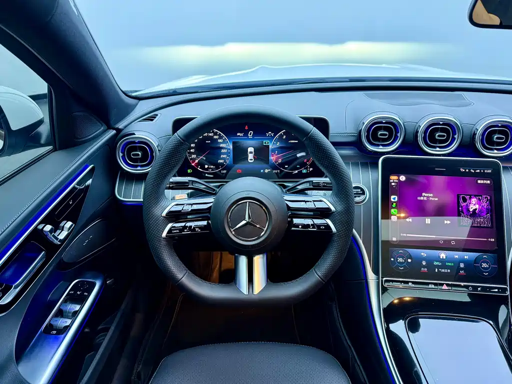 Mercedes-Benz C-Class 2023 — фото 11