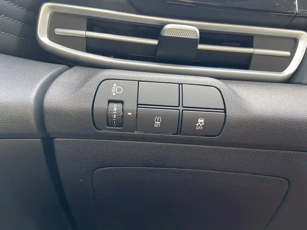 Hyundai Elantra 2021 — фото 14