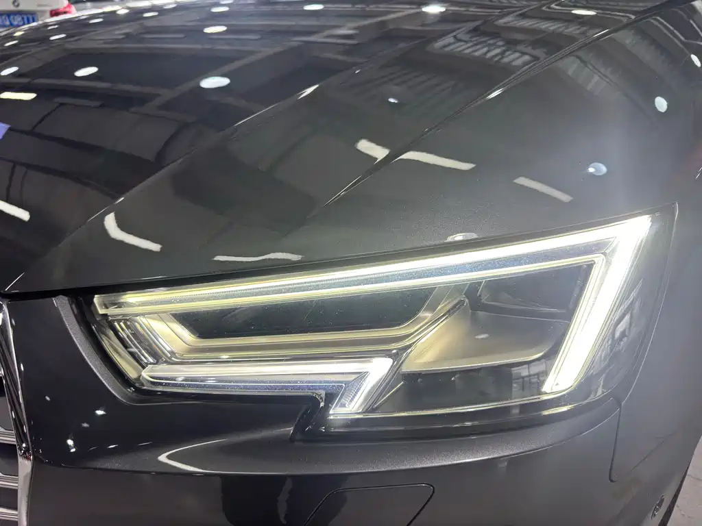Audi A4L 2019 — фото 20
