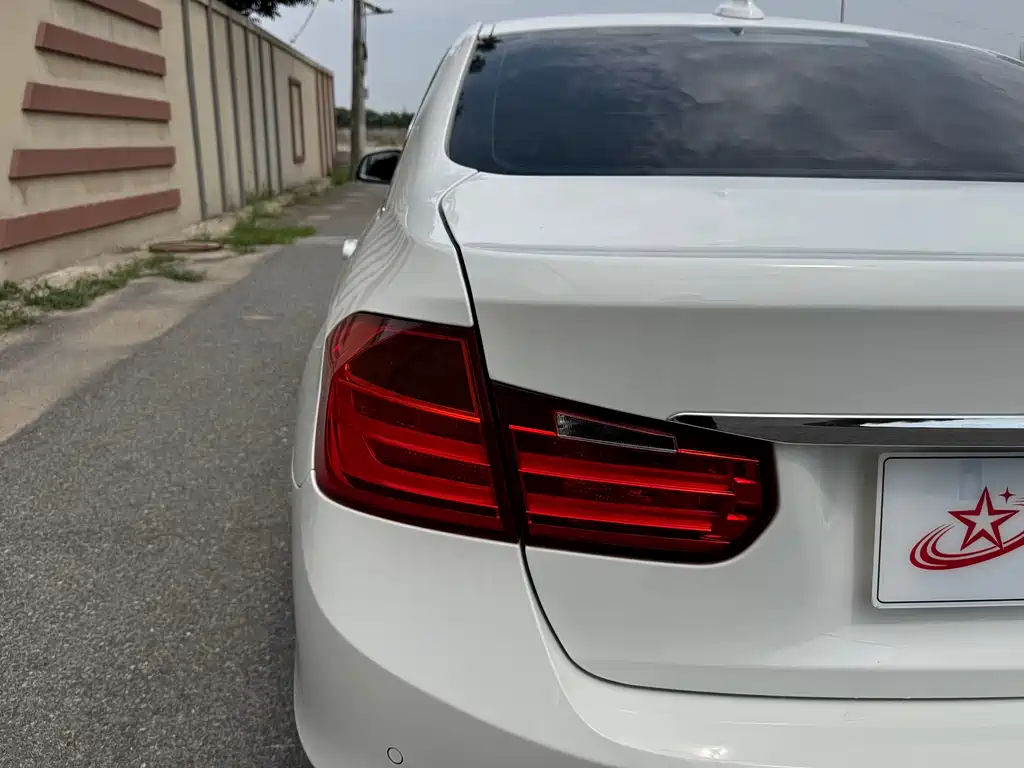 BMW 3 Series 2015 — фото 27