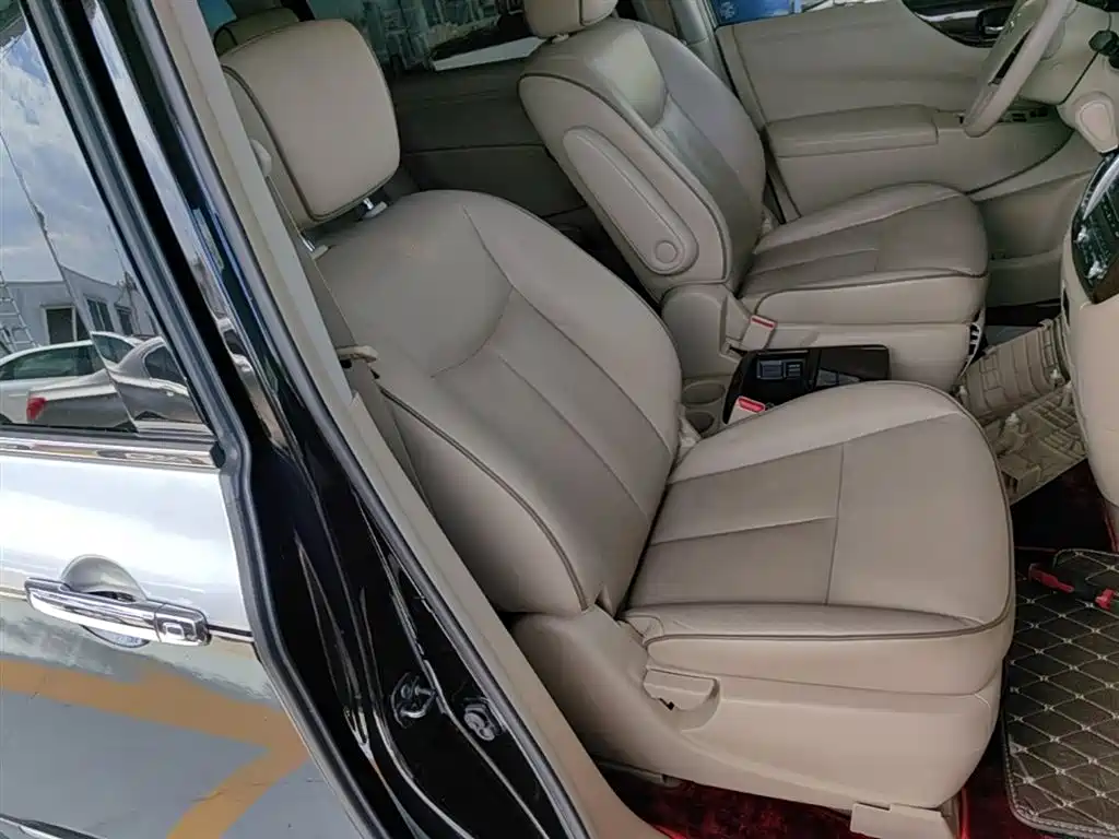 Nissan Quest 2017 — фото 25