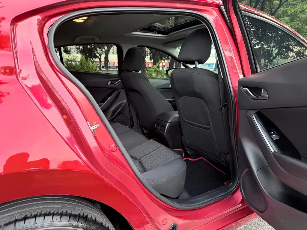 Mazda 3 Axela 2019 — фото 13