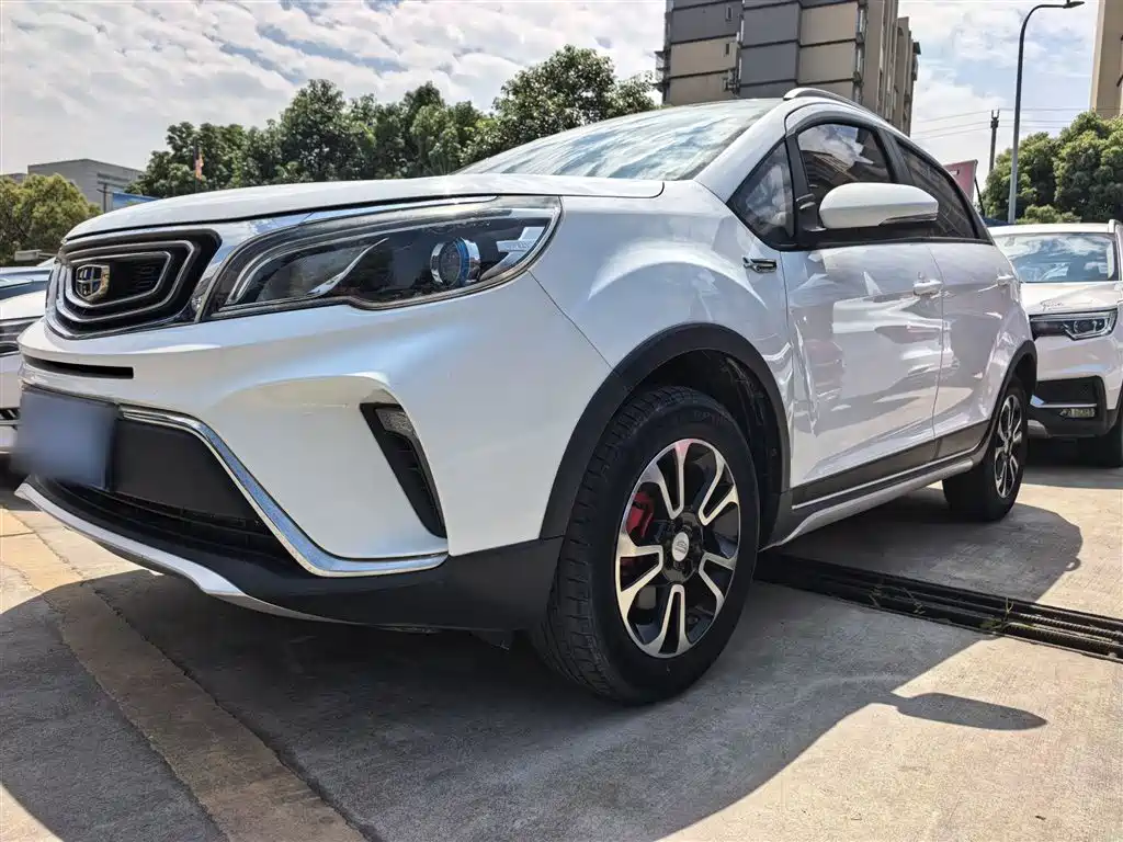 Geely Vision X3 2018 — фото 25