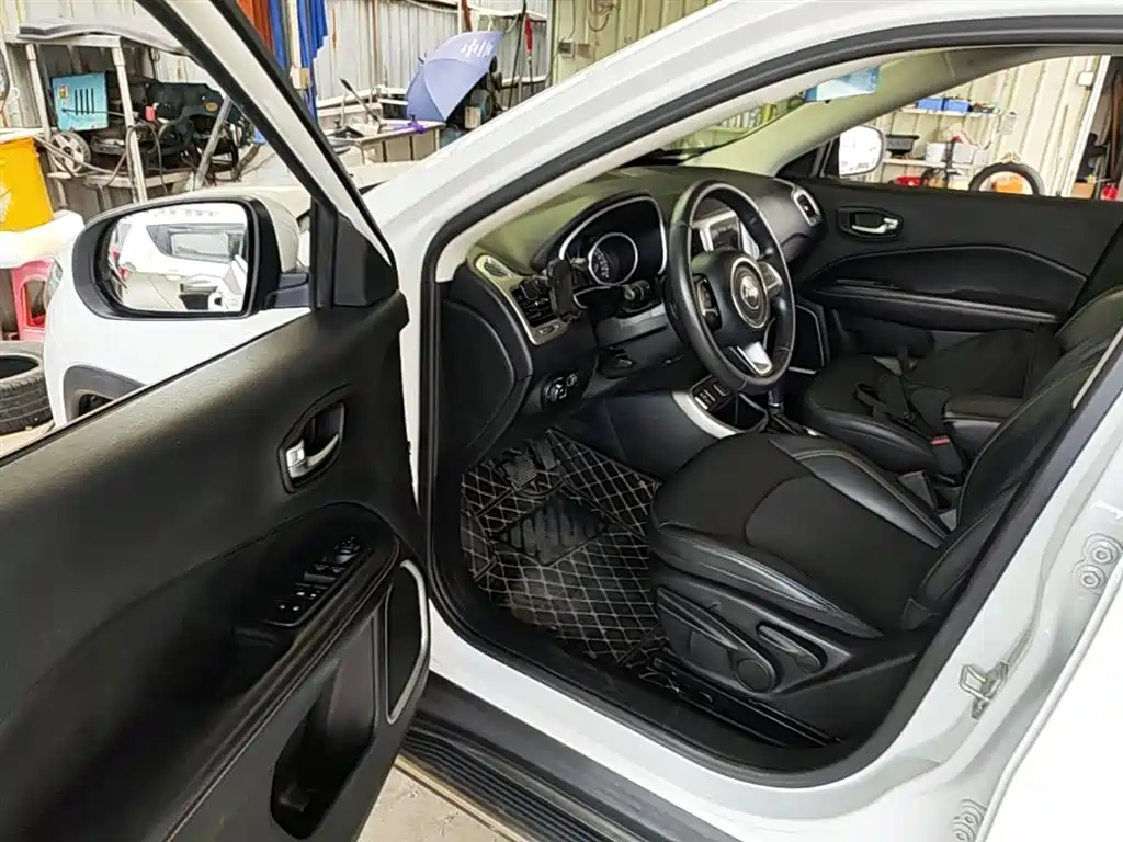 Jeep Compass 2020 — фото 16