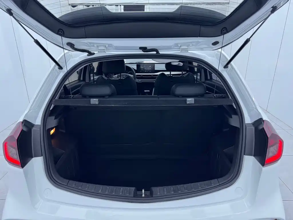Geely Vision X3 2022 — фото 14