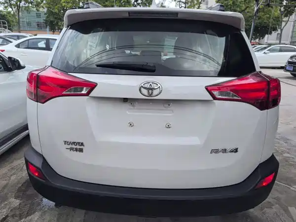Toyota RAV4 2015