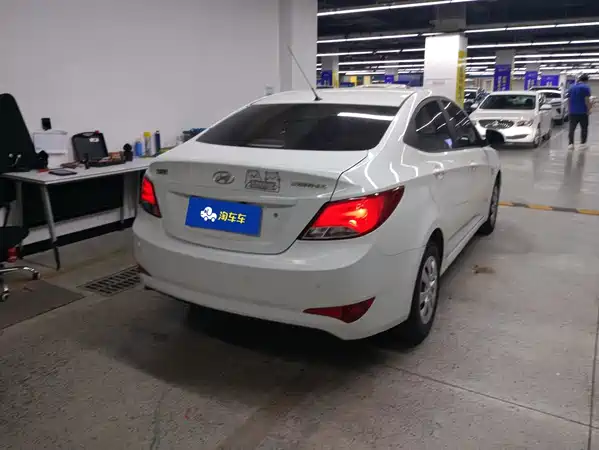 Hyundai Accent 2014