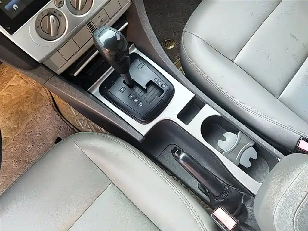 Ford Focus 2014 — фото 14
