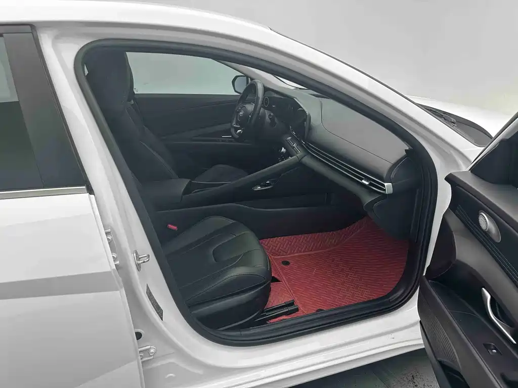 Hyundai Elantra 2023