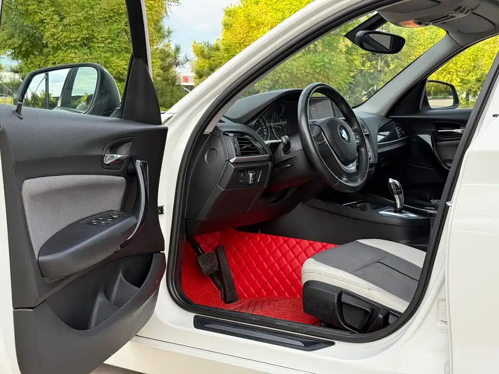 BMW 1 Series 2012 — фото 15