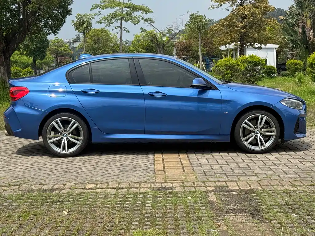 BMW 1 Series 2019 — фото 17