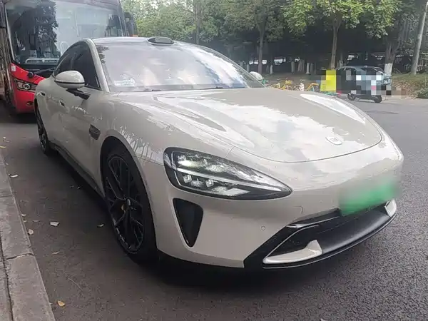Xiaomi SU7 2025